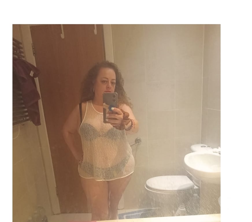 Escorts South West London Fulham Broadway - South West London - Photos for Delicious hot mature Latina🔥big tits🍎🍎 and ass🍑