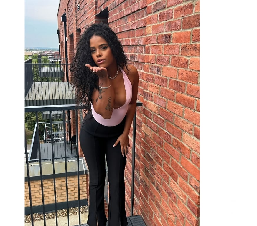 Escorts Barking and Dagenham Barking - Barking and Dagenham - Photos for Gabriela brasileira skinny with big ass curly hair