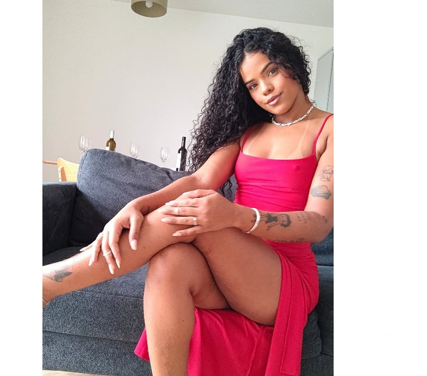 Escorts Barking and Dagenham Barking - Barking and Dagenham - Photos for Gabriela brasileira skinny with big ass curly hair