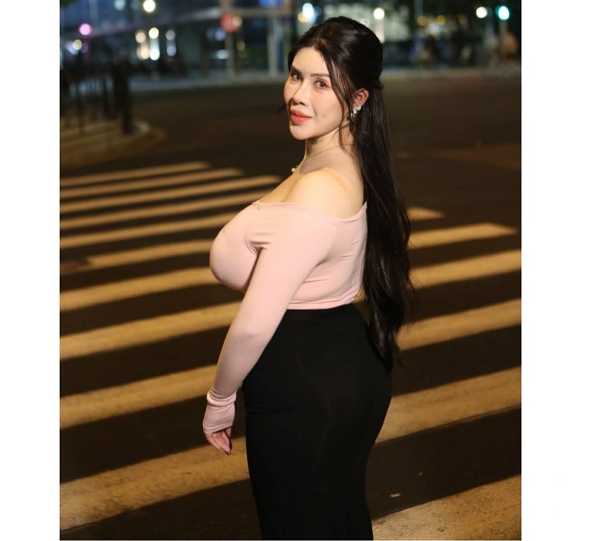 Escorts Greater Manchester Manchester - Photos for 🔥Tall Busty Asian Babe in Central Manchester Real Photos
