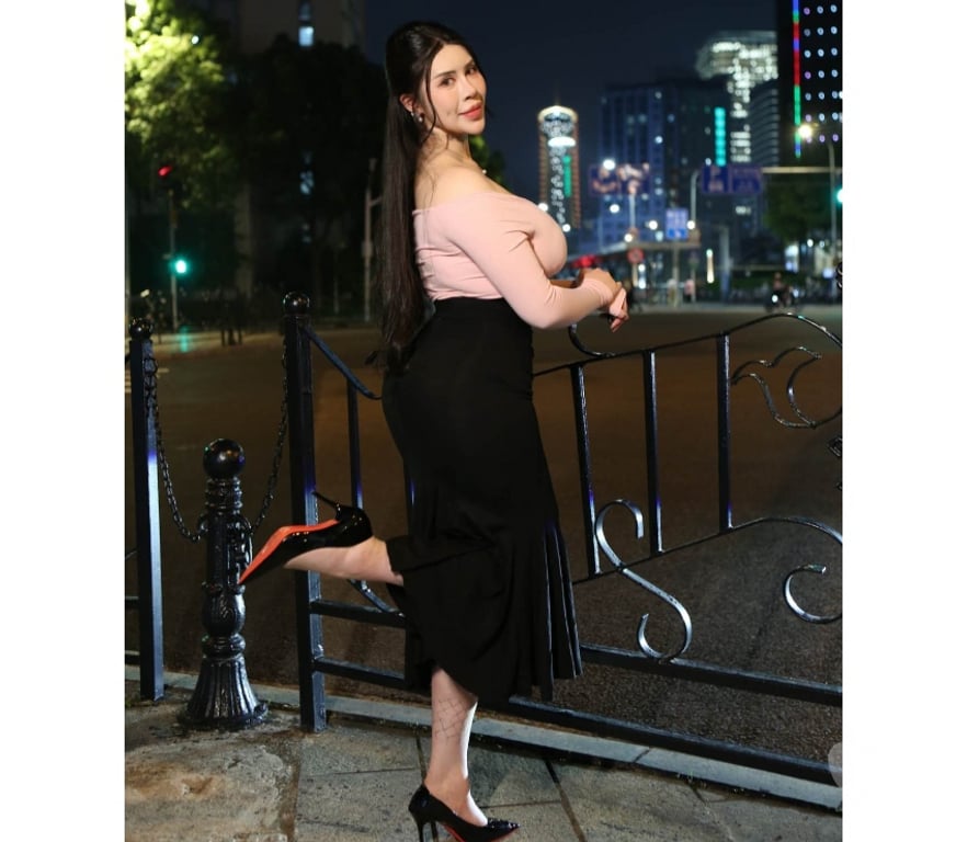Escorts Greater Manchester Manchester - Photos for 🔥Tall Busty Asian Babe in Central Manchester Real Photos