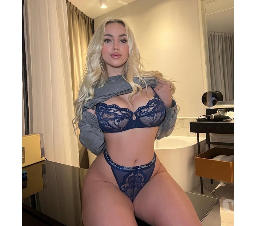 Escorts Hampshire Rushmoor - Photos for Hot LATINA Carolina👙🫦