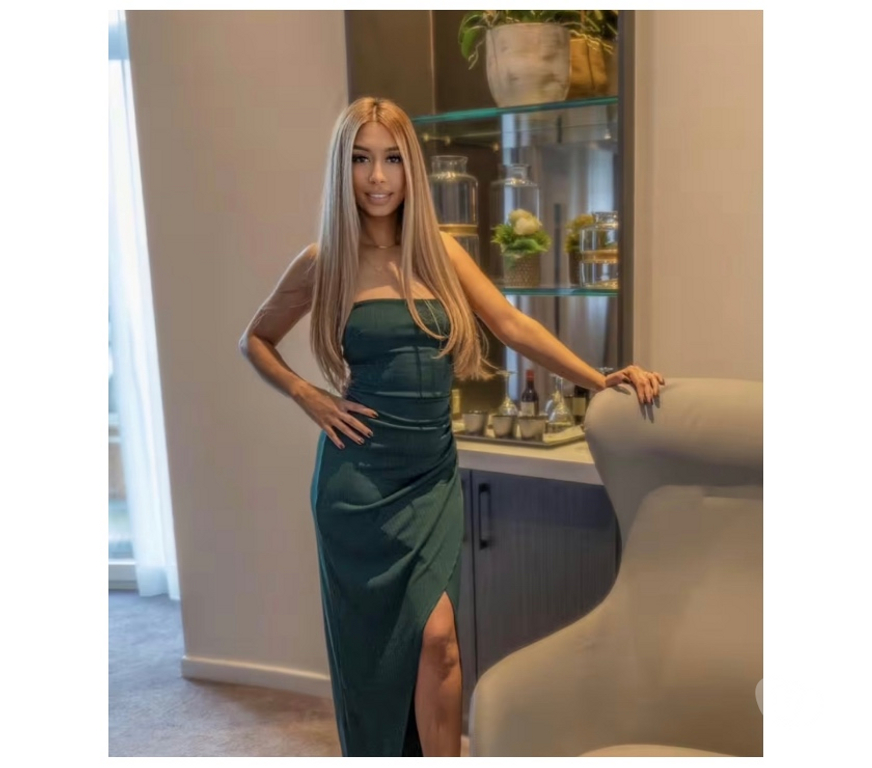 Escorts Wiltshire Swindon - Photos for CARLA🫦PARTY GIRL🍾❤️JUST ARRIVED✨🍓