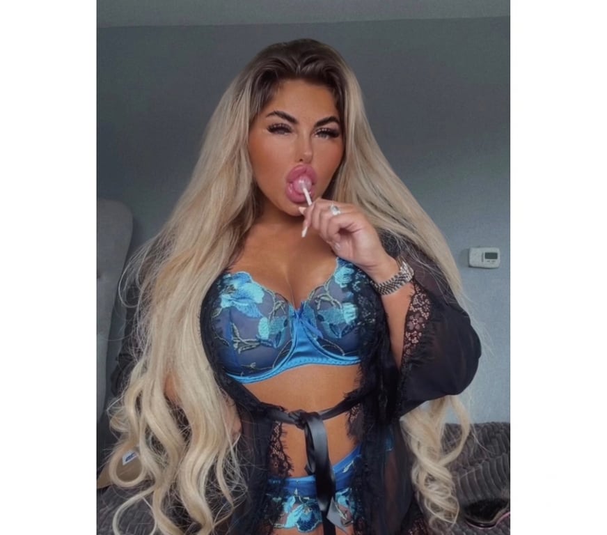 Escorts Merseyside Liverpool - Photos for Big Busy Curvy Geordie Breezeee💋 Newww in town