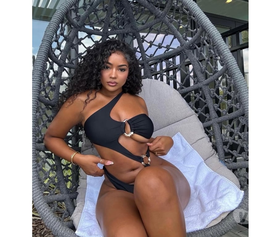 Escorts Essex Colchester - Photos for a hot, sweet, delicate Latina girl