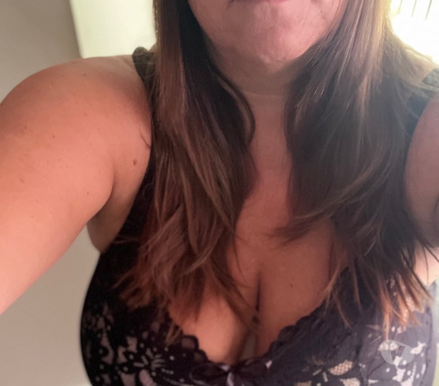Escorts West Midlands Walsall - Photos for Busty Emma Grayson