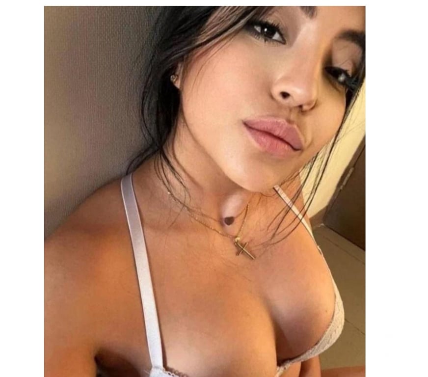 Escorts West Sussex Crawley - Photos for Naughty HANNA Sexy Girl Hot Ass 🍑🍑💦💦 💋