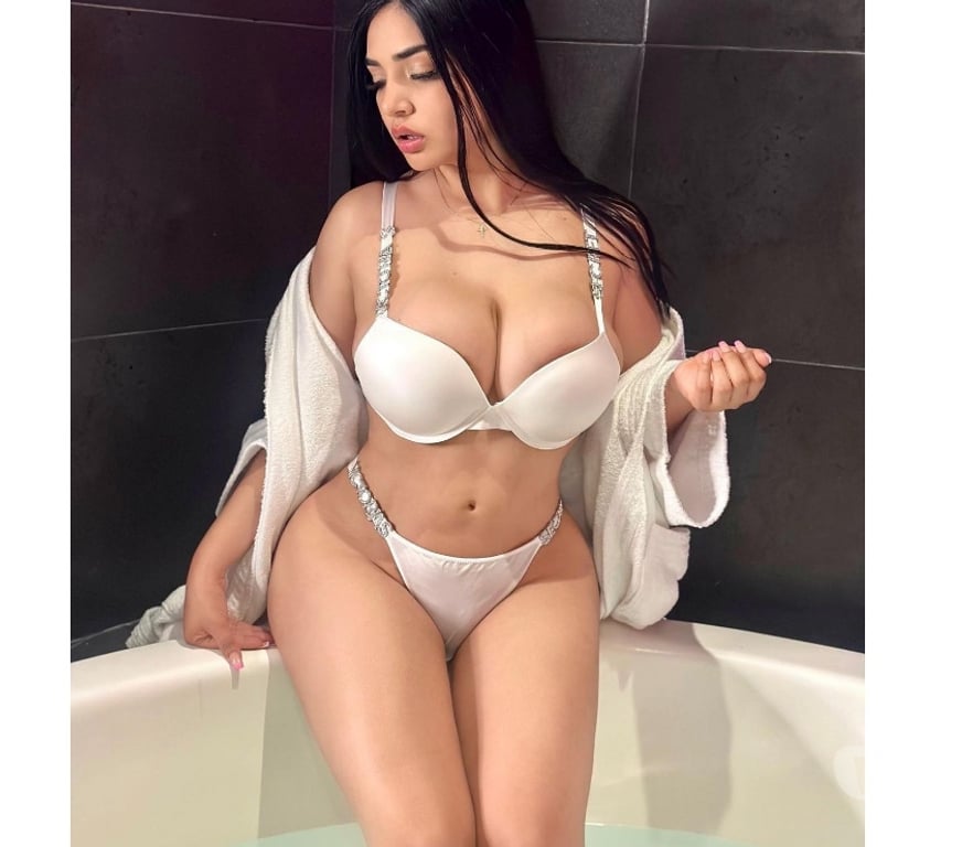 Escorts Surrey Reigate and Banstead - Photos for 🍆🍆Hot Latina ZOE FIRST TIME IN TOWN 🍆🍆