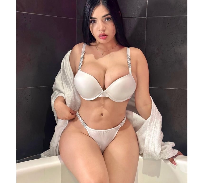 Escorts Surrey Reigate and Banstead - Photos for 🍆🍆Hot Latina ZOE FIRST TIME IN TOWN 🍆🍆