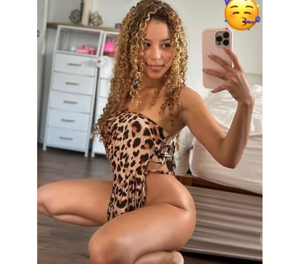 Escorts and Massages Enfield Town Centre Enfield - Photos for Mia vip escort 🍑🥳best company🥳🍑party girl