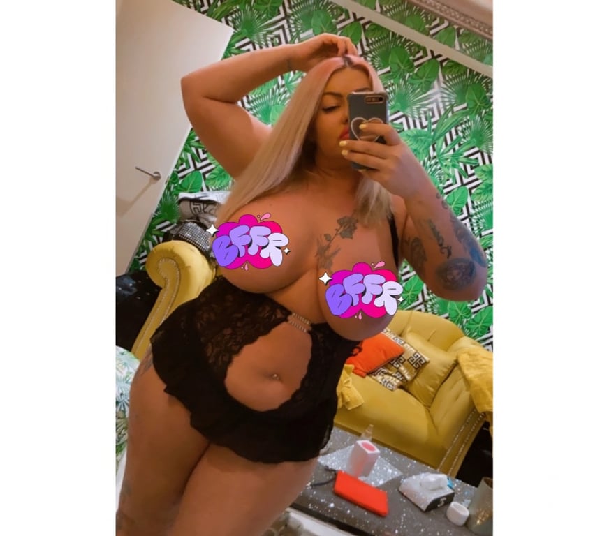 Escorts Surrey Runnymede - Photos for Egham few Days Best Curves 😍🥰😍