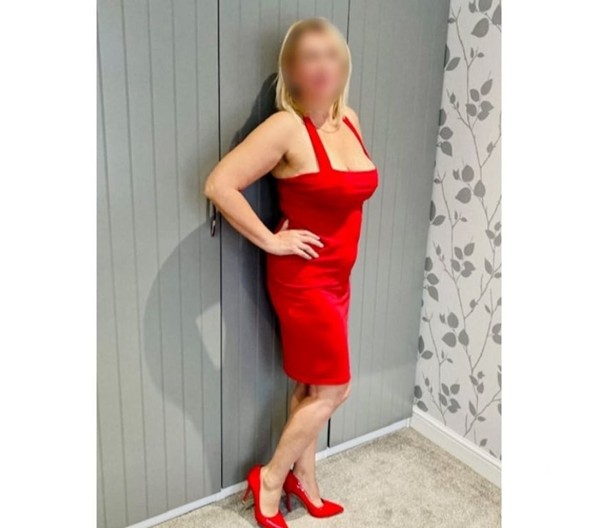 Escorts Wiltshire Swindon - Photos for Secret Touch.. Hot oils massage
