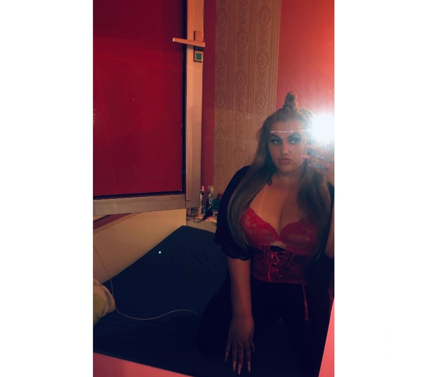 Escorts East London Canning Town - East London - Photos for TRANS FAT ASS AMELIA PARTY SHEMALE 🍑🤪