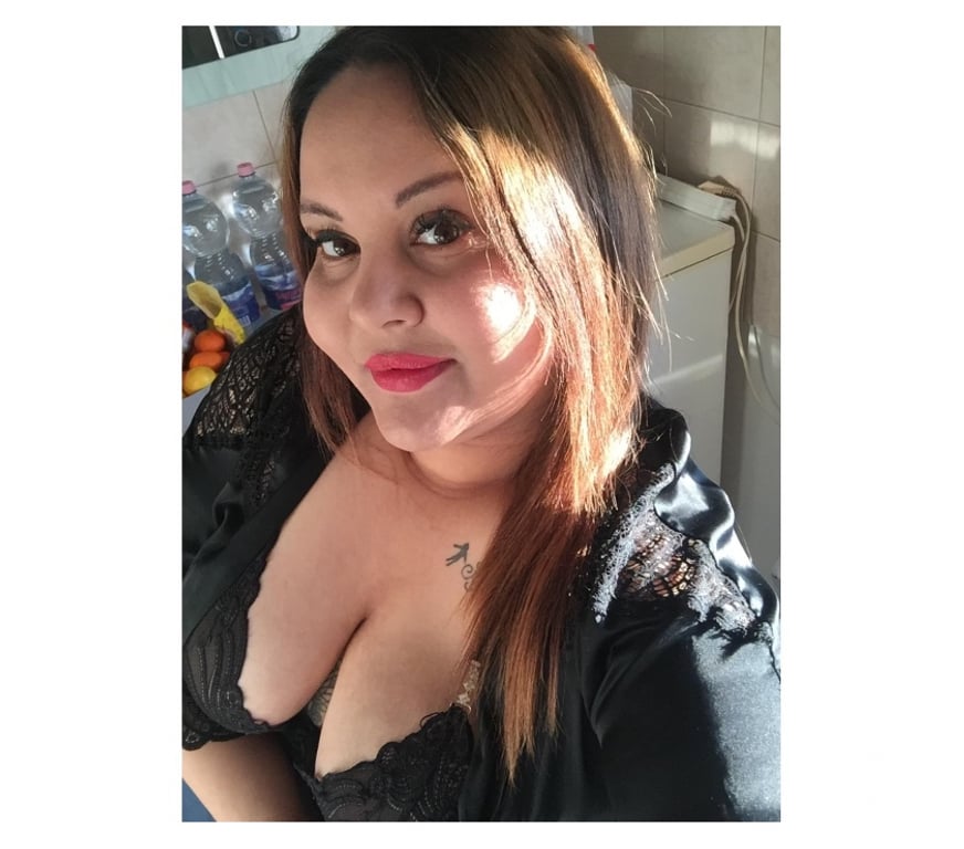 Escorts East London Seven Kings - East London - Photos for ❤️Busty Vicky in town ❤️