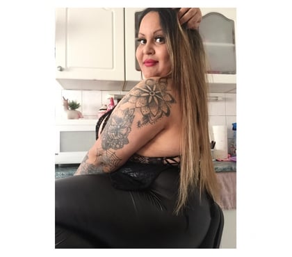 Escorts and Massages Seven Kings East London - Photos for ❤️Busty Vicky in town ❤️