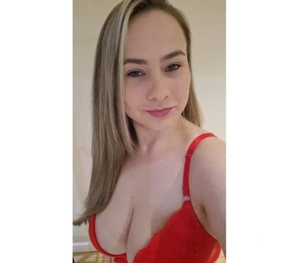 Escorts Croydon Town Centre Croydon - Photos for 🔥Curvy Soft-Bodied Brazilian, All natural, All yours🍑
