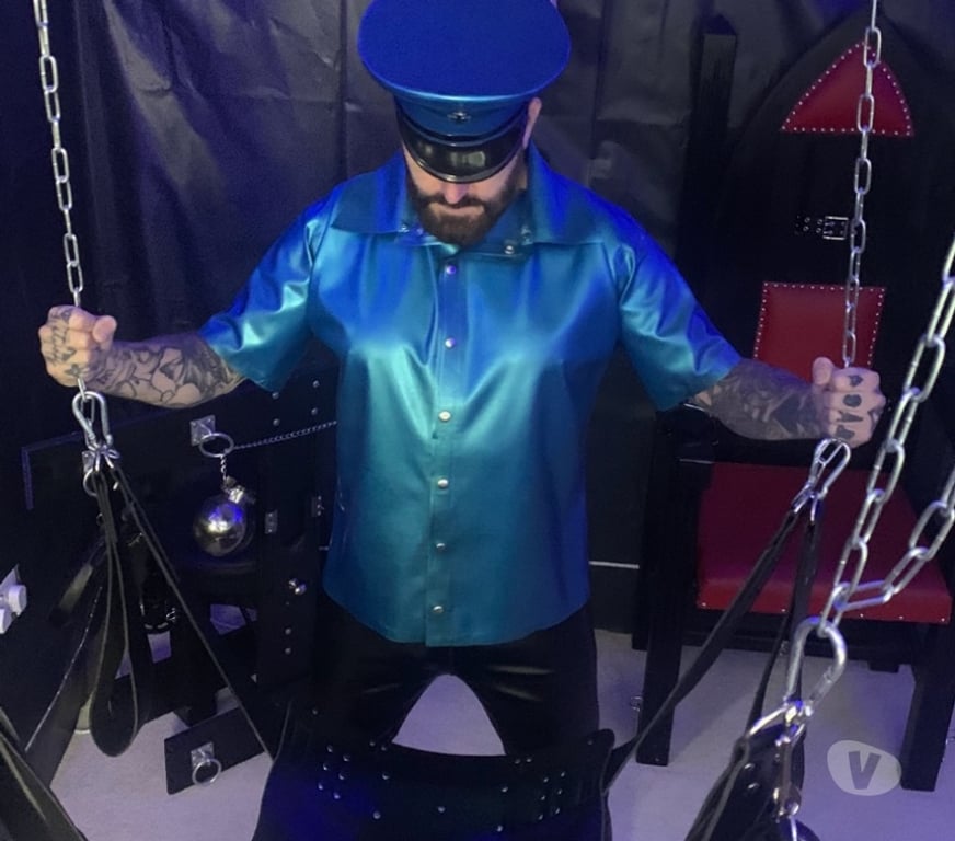 Gay massage West Midlands Birmingham - Photos for Master Eric Von Dom