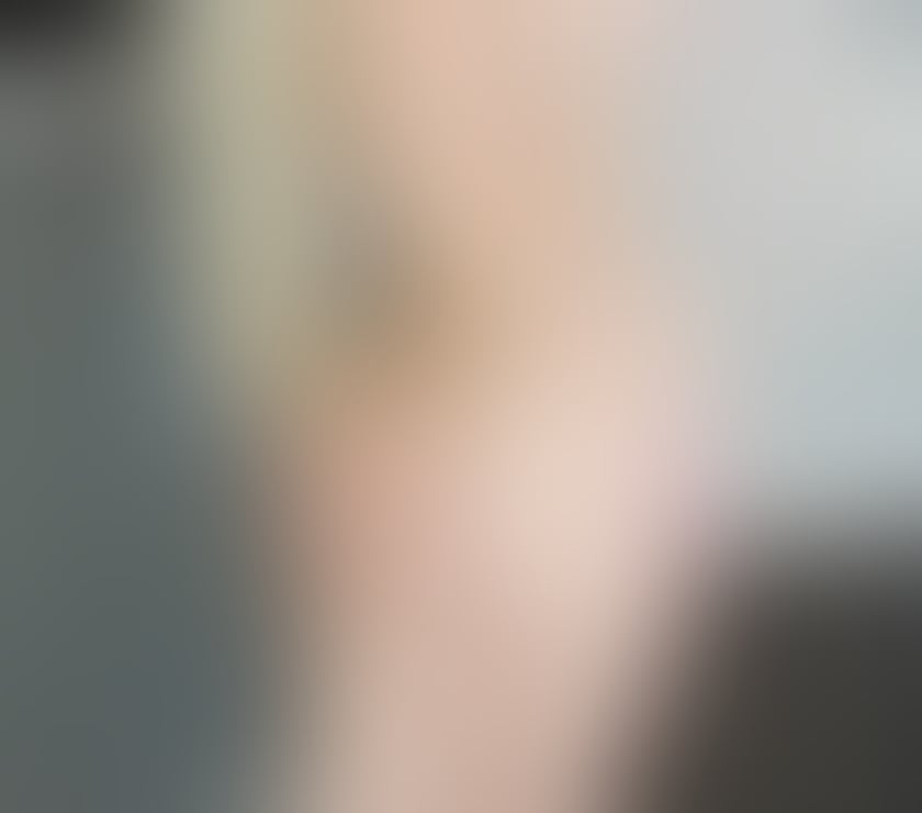Escorts East London Redbridge - Photos for GIGI BLONE PARTY MILF IN TOWN