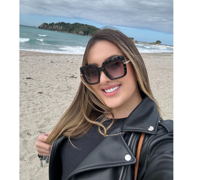 Escorts East Sussex Brighton - Photos for Mia - Brazilian hottie (p@rtyyyyy) 🇧🇷