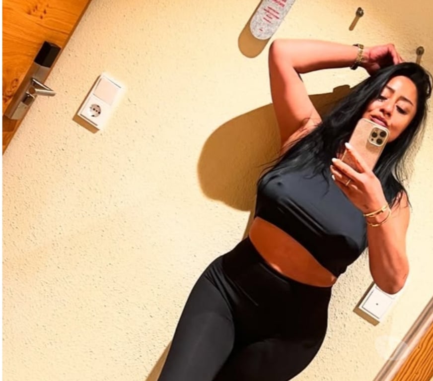 Escorts Nottinghamshire Nottingham - Photos for Merry New here owo include price open40£ call 07717953510