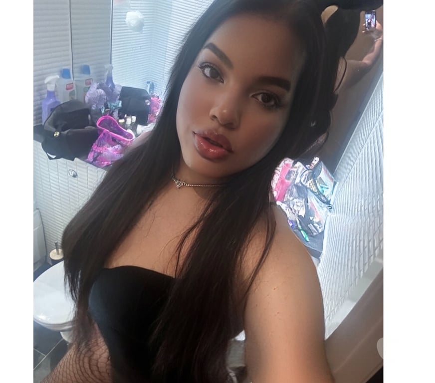Trans Escorts Glasgow Glasgow City Centre - Glasgow - Photos for KILYE BIG GIRL HUNG π₯πβ¨ PARTY π