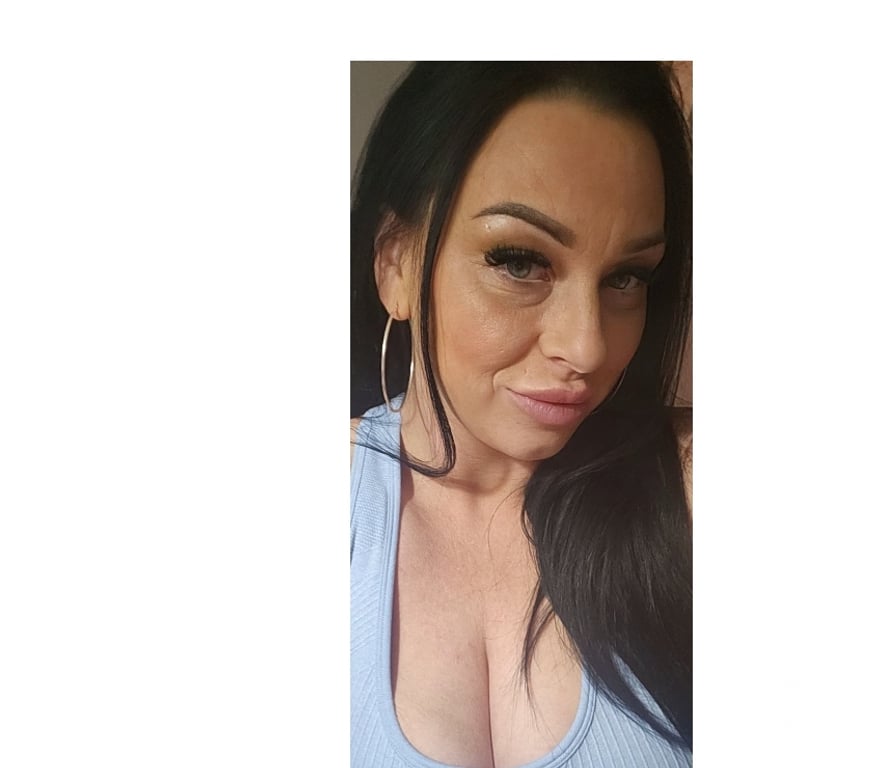 Escorts Essex Thurrock - Essex - Photos for ENGLISH BEAUTY HOLLY
