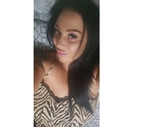ENGLISH BEAUTY HOLLY