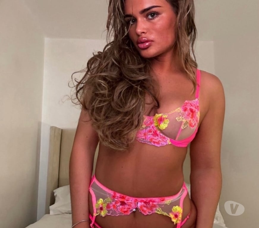 Escorts West Yorkshire Calderdale - Photos for Olivia Sexy Young Brunette in Halifax Naughty, Natural &