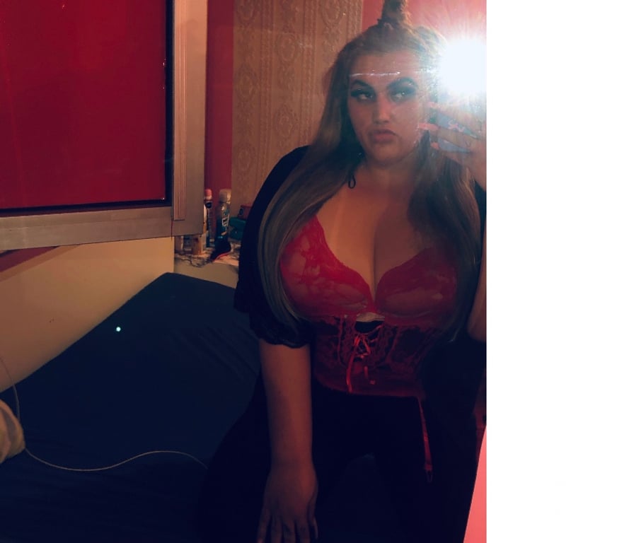 Escorts East London Newham - Photos for TRANS AMELIA FAT ASS PARTY SHEMALE NOW! 🍑💋