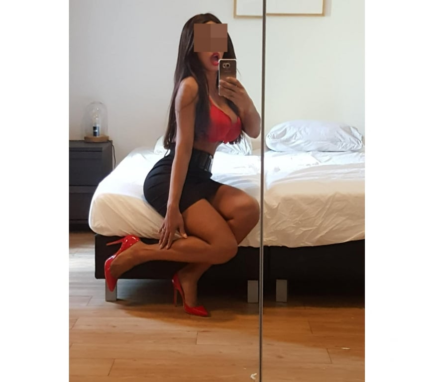 Escorts West Yorkshire Leeds - Photos for Femine Trans Julie NOW In LEEDS CENTER 🏳️‍⚧️