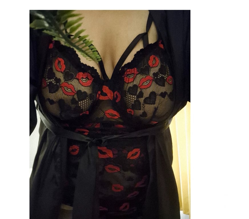 Escorts West Yorkshire Leeds - Photos for Sexy Saphire classy naughty BBW no rush no pleasure limit