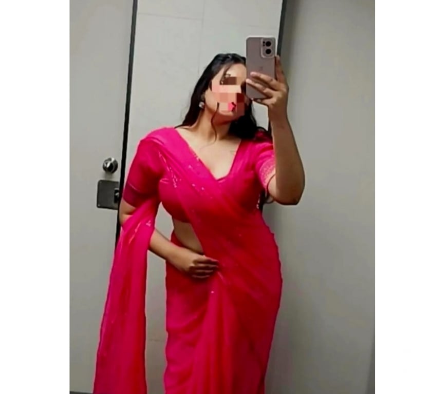 Escorts East London Upton Park - East London - Photos for South indian Roja New to Town ❤️