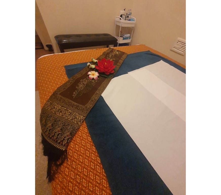 Escorts Renfrewshire Glasgow Airport - Renfrewshire - Photos for Thai Massage in Paisley