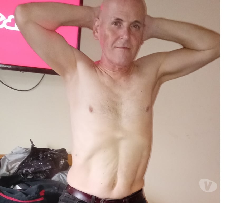Local Swingers Staffordshire East Staffordshire - Photos for Straight male escort