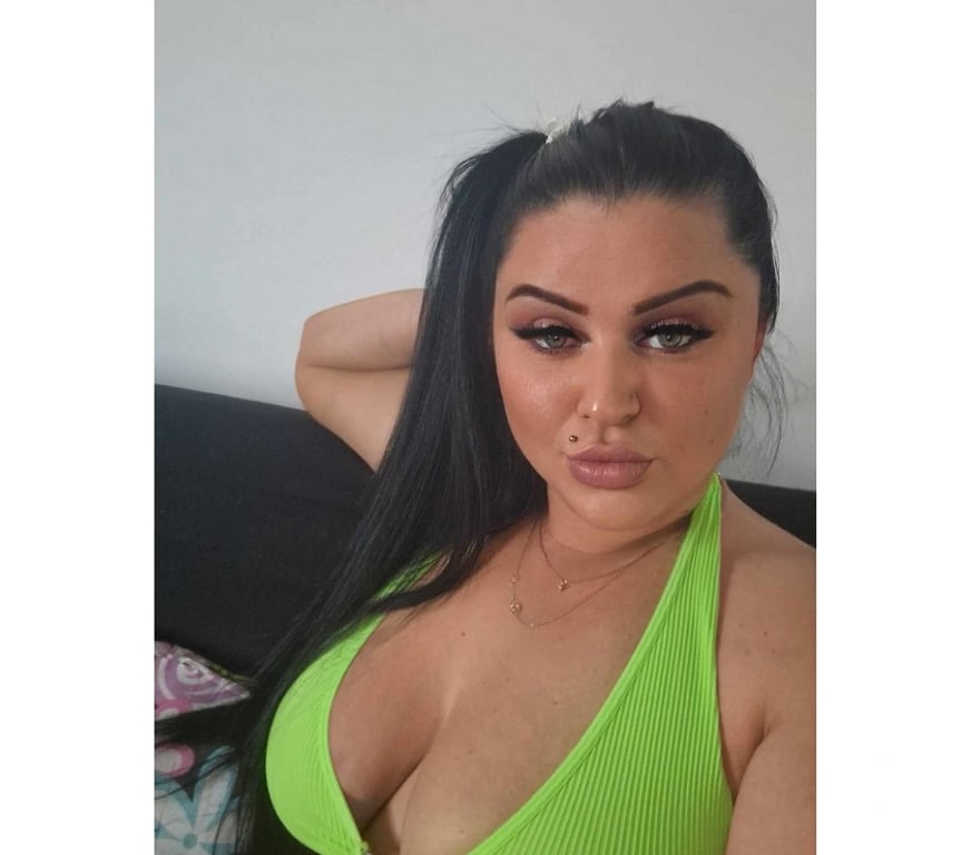 Escorts East London West Ham - East London - Photos for Michelle Curvy in Town