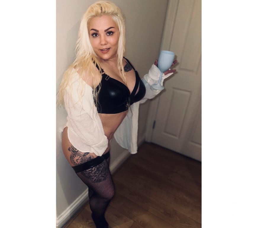 Escorts North London Wood Green - North London - Photos for Petite Sexy Mia🩷😈💦 Best gfe!