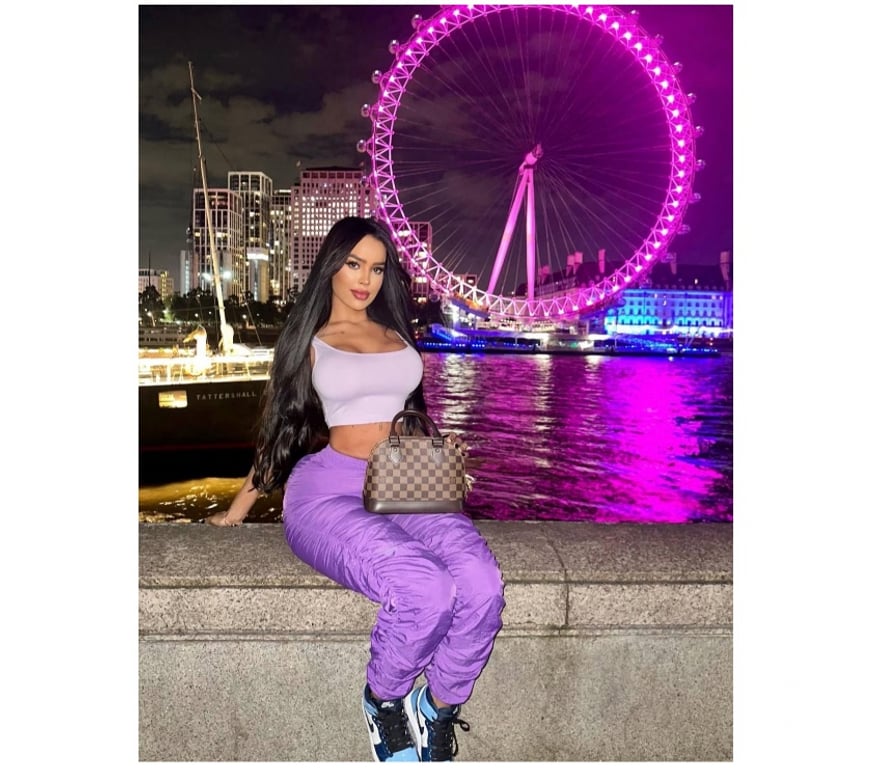 Escorts North West London Hendon Central - North West London - Photos for MELY. NEW IN Town🤗sexy Brazilian 🥰