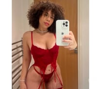crissa NEW IN TOWN