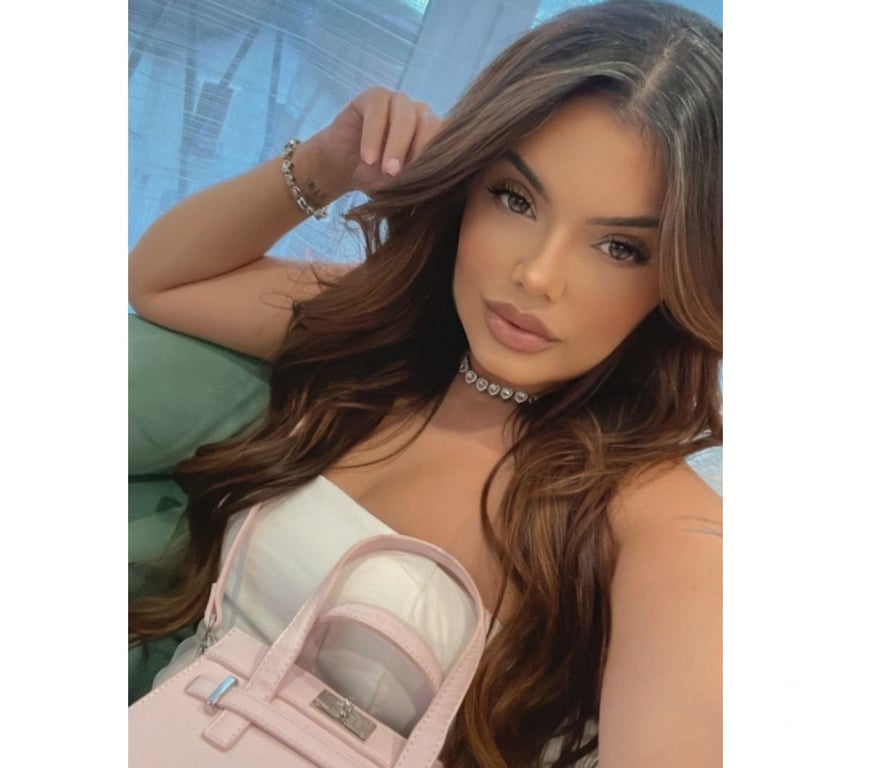 Escorts Wiltshire Swindon - Photos for Debora Brunette Sexy 🔥
