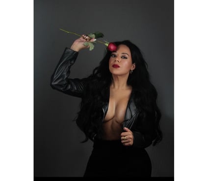 Escorts Richmond Richmond upon Thames - Photos for I'm back my loves, let's celebrate, come on 🍷