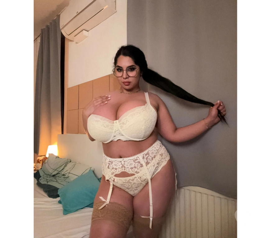 Escorts Mid Ulster Cookstown - Mid Ulster - Photos for ⭐️ THE BEST CURVY AND BUSTY BRUNETTE ⭐️ ⭐️