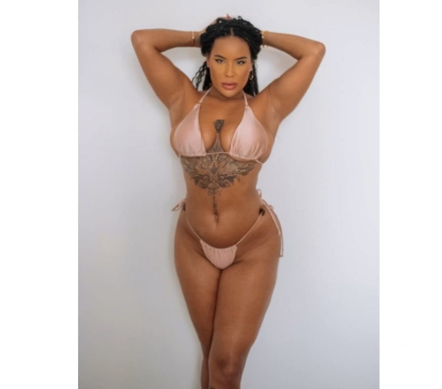 Escorts Glasgow Glasgow City Centre - Glasgow - Photos for Sultry Sophistication🔥 – Only for You, from Brazil🌹