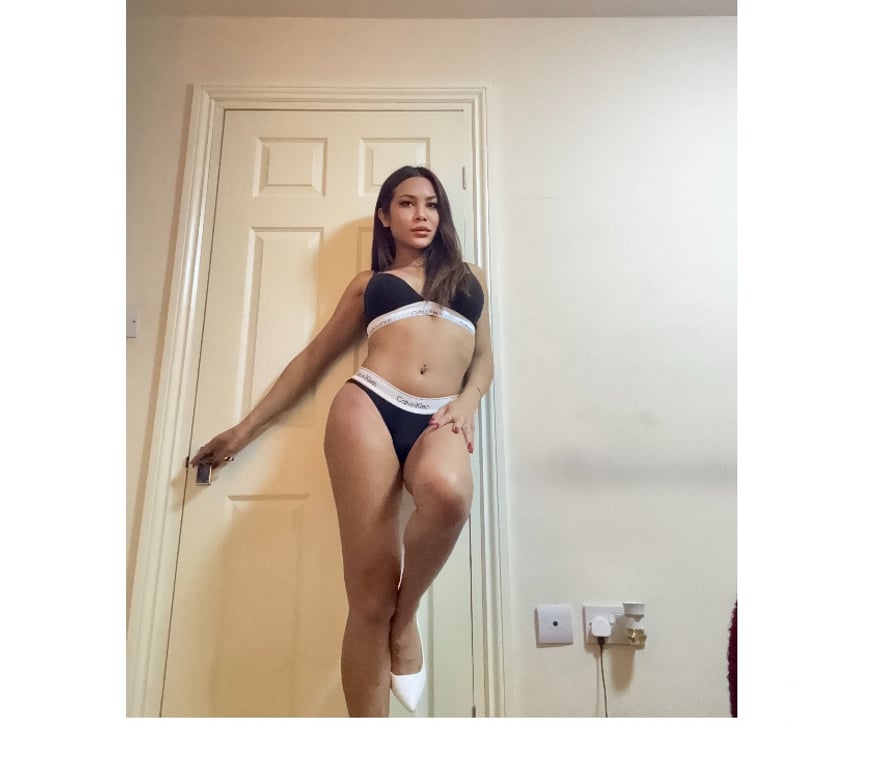 Escorts Hampshire Rushmoor - Photos for Slim Busty Sensual Thai Ladyboy new in Farnborough x