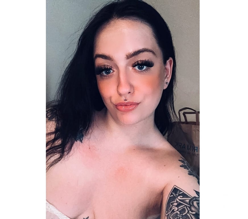 Adult Entertainment Kent Dover - Photos for British young tatted lady