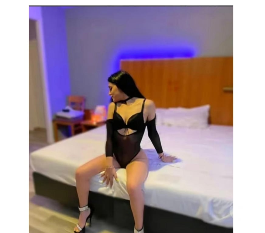 Escorts Buckinghamshire Milton Keynes - Photos for Party girl just outcall xx
