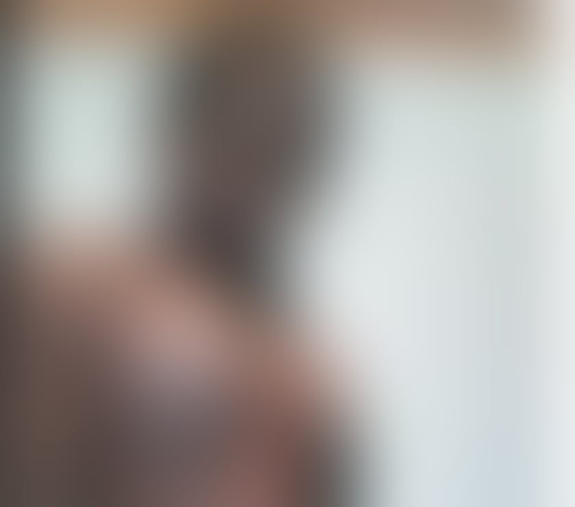 Trans Escorts East London Canary Wharf - East London - Photos for Violet Dominant TS Party Girl Full Service