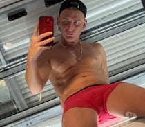 PROFESSIONAL GAY MALE ESCORT AVAILABLE NOW IN S5