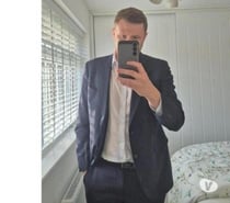Who's up for meeting up at lunch time! Ladies only