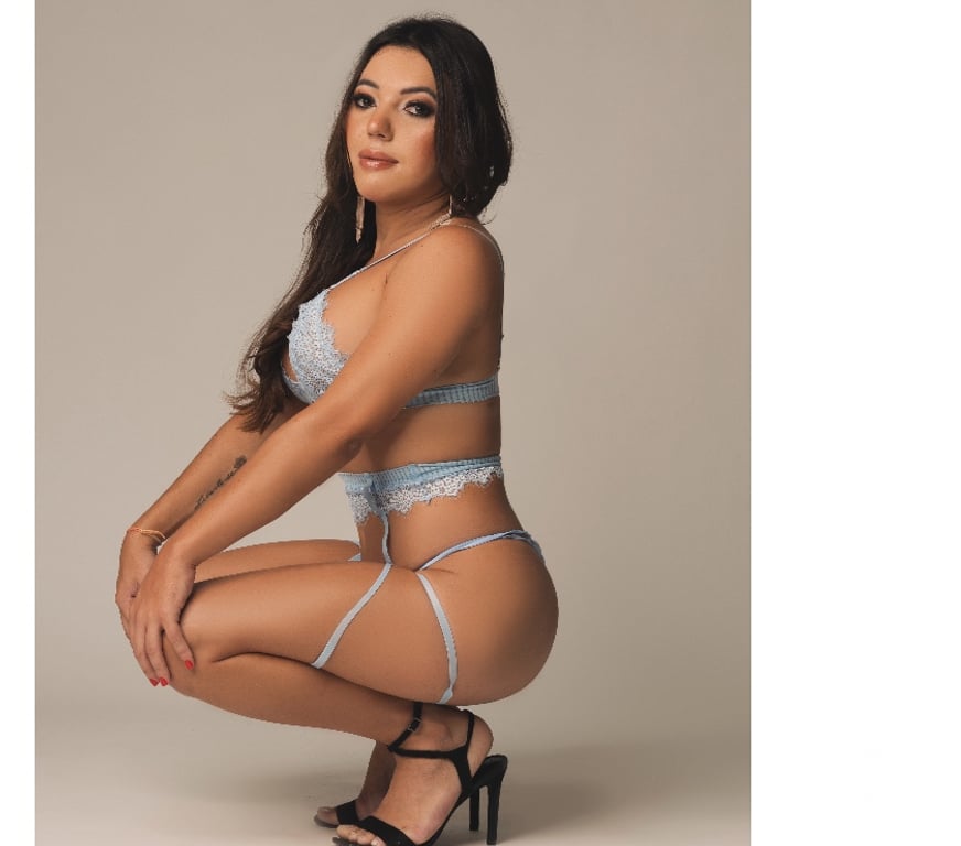 Trans Escorts East London Canary Wharf - East London - Photos for Charlotte Brazilian
