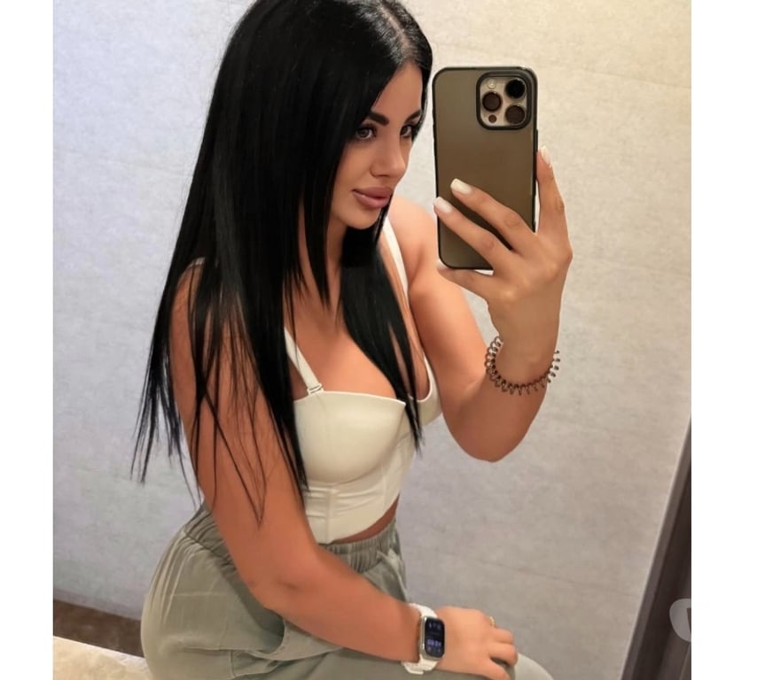 Adult Entertainment Greater Manchester Manchester - Photos for Naughty brunette girl 😘WHATSAPP ONLY